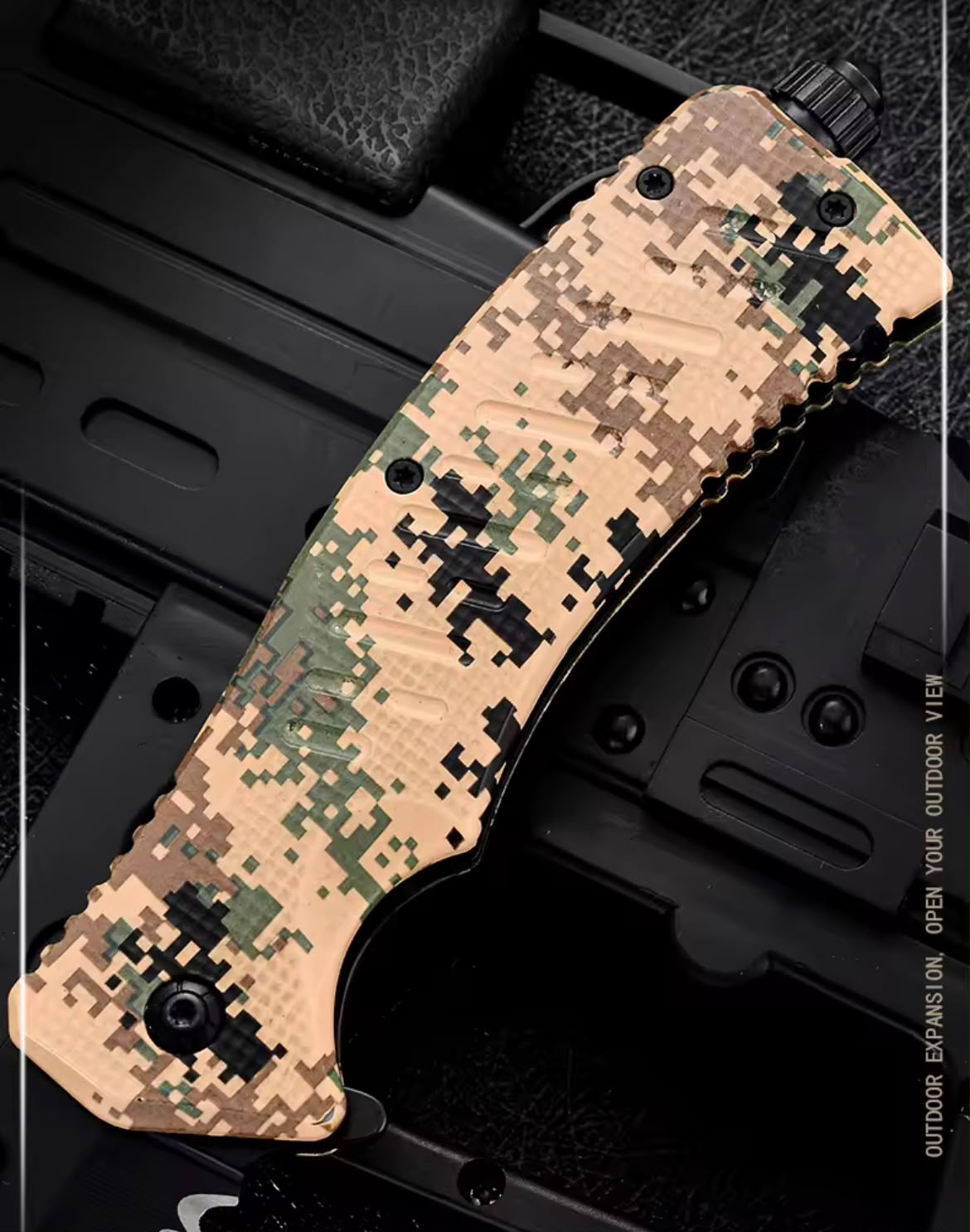 Detalle del mango camuflaje de la navaja