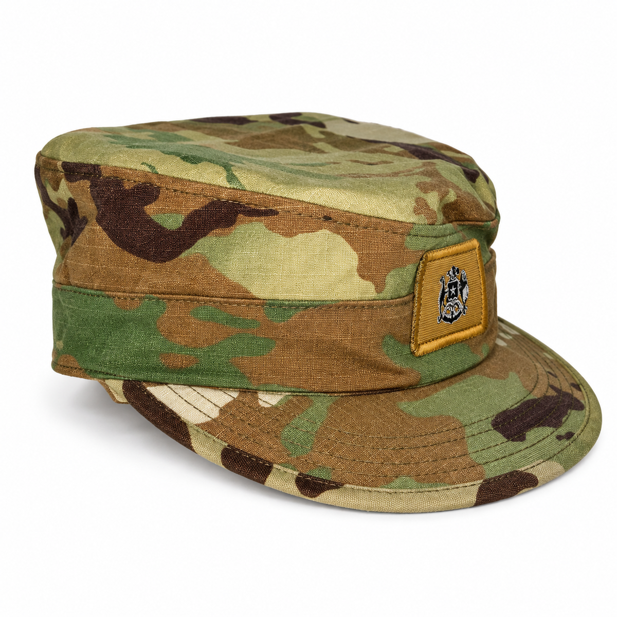 Quepí Ejército Multicam con escudo, vista lateral opuesta